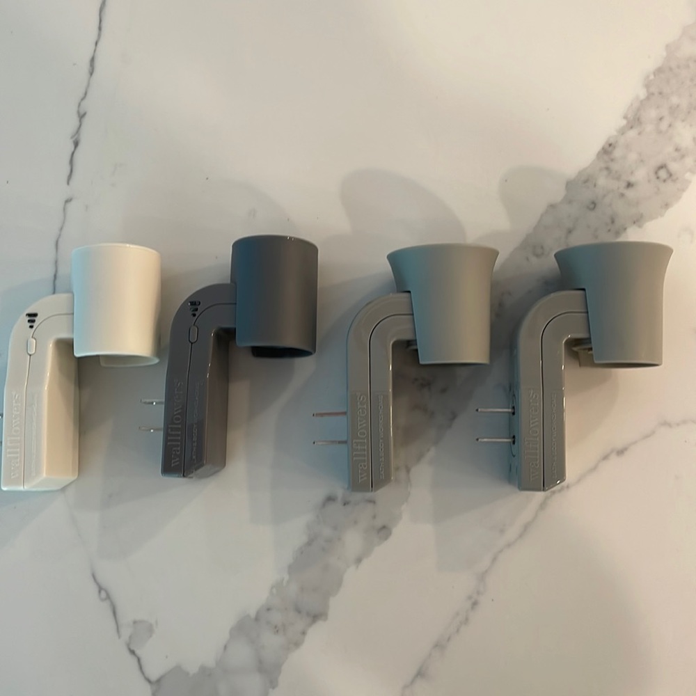 Wallflowers Fragrance Plug- 2 regular, 2 scent control